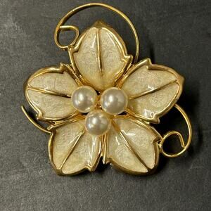 Vintage Floral Brooch Faux Pearl Center Enameled Petals Gold Tone Wire Work